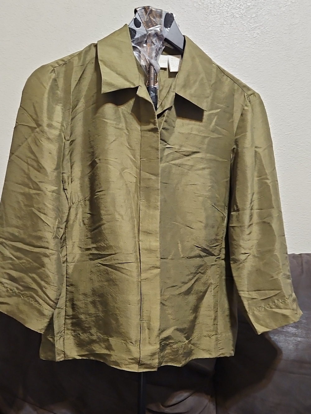 Women's 100% Silk Olive Green Button-Front Collared Blouse
